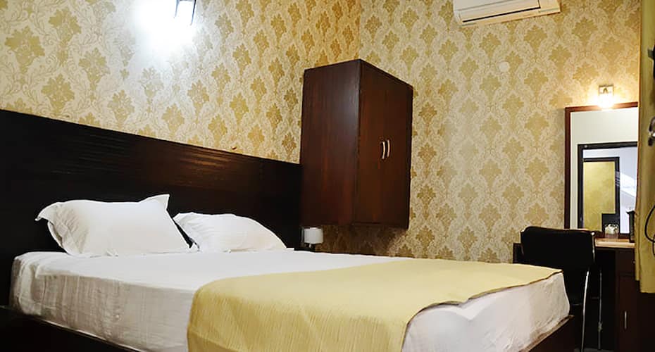 Hotel Park Plaza, Varanasi 2